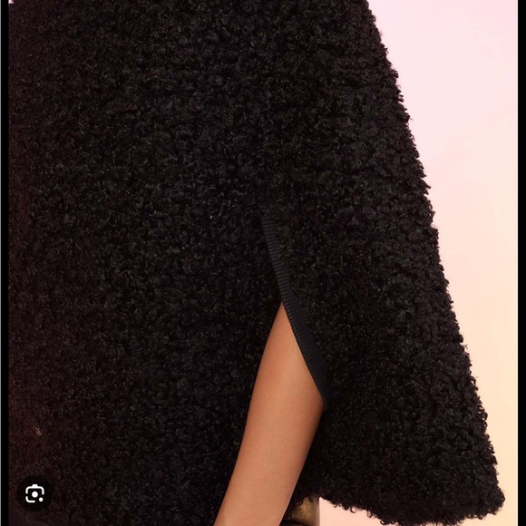Cynthia Rowley Faux Fur Capelet - Picture 3 of 5